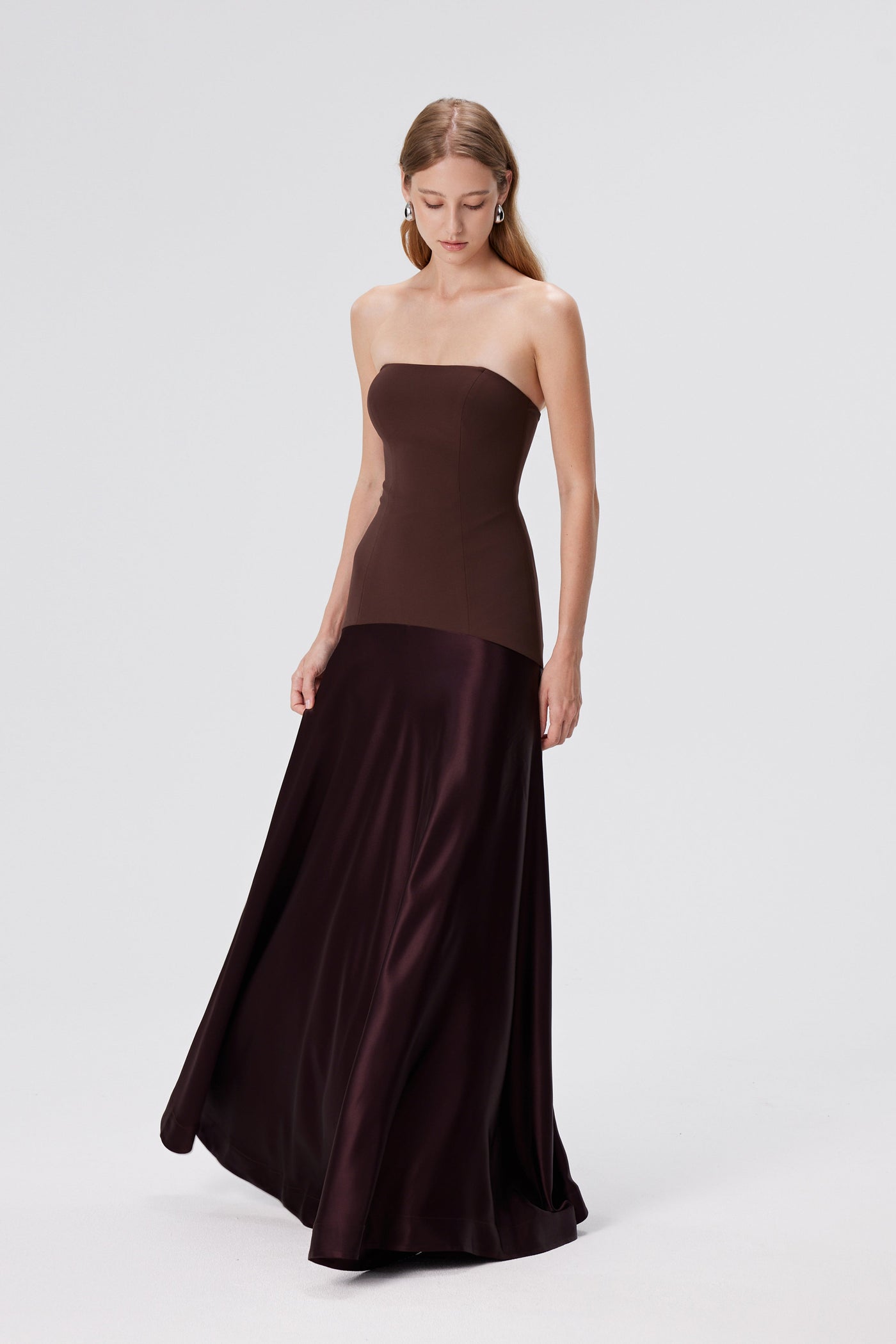 LUNARIA™ | Sukienka Elegancji Konturu