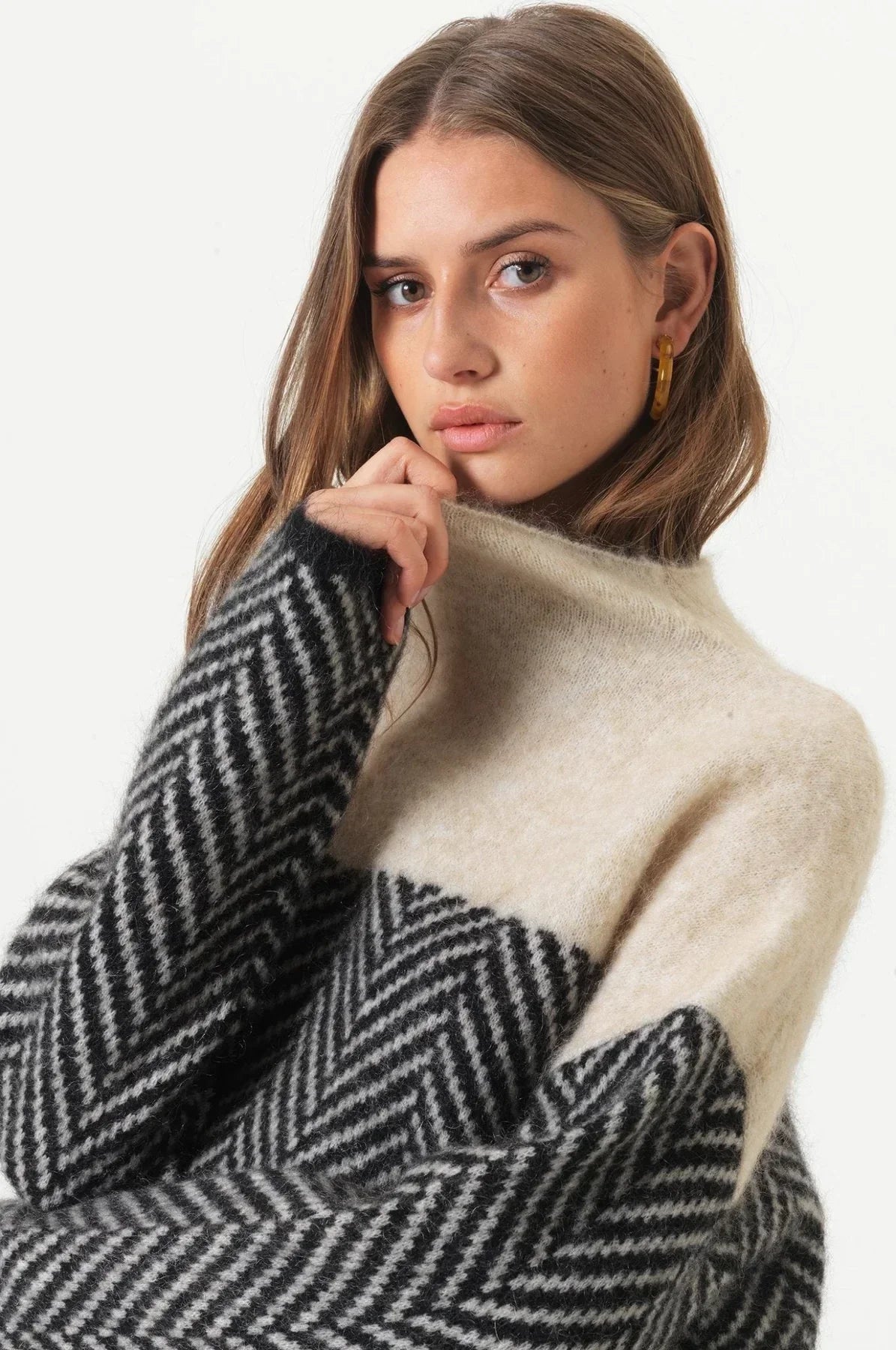 Zofia – damski sweter pełen ciepła i elegancji